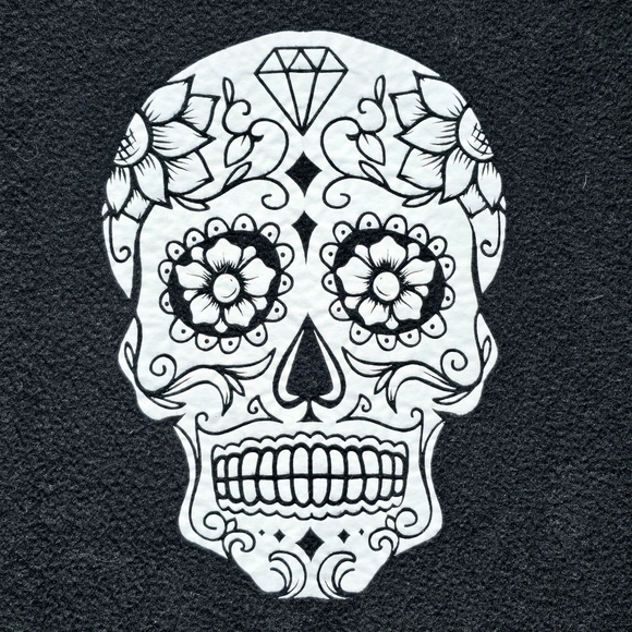 🟢 No Boundaries Juniors Black Fleece Sugar Skull Crewneck Sweater Size XS - Picture 2 of 5